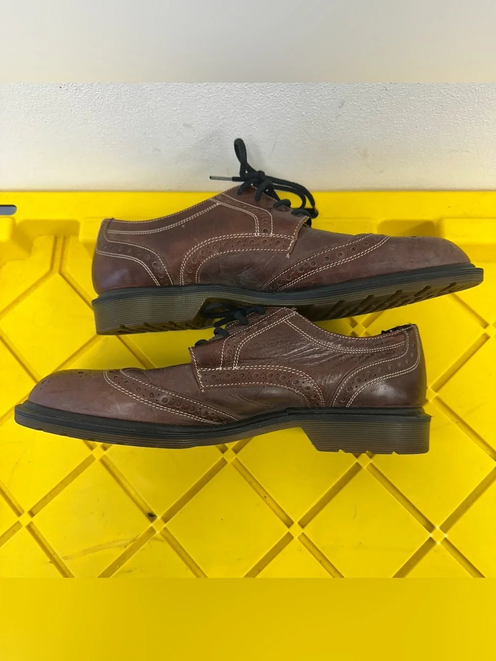 Doc Dr Martens 9A23 Brown Smooth Leather Brogue Dress Shoes Mens 10 Wingtip
